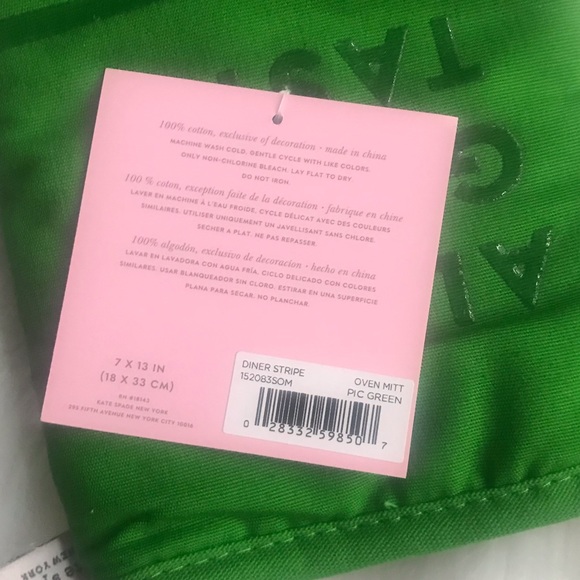Kate spade “All in Good Taste” Green Oven Mitt - Picture 5 of 5